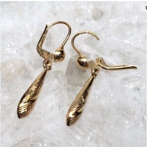 14Kt gold lever back dangling earrings